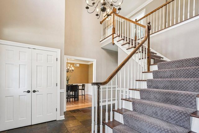21065 Bradford LANE, Brookfield, WI 53045