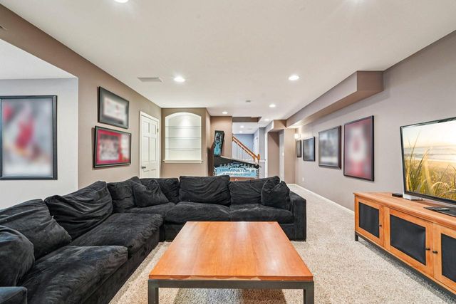 21065 Bradford LANE, Brookfield, WI 53045