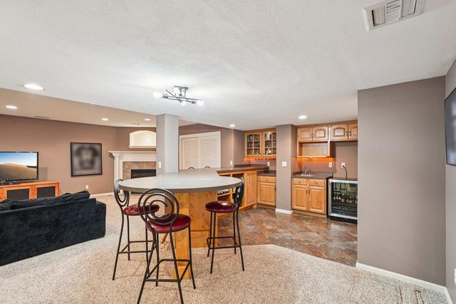 21065 Bradford LANE, Brookfield, WI 53045