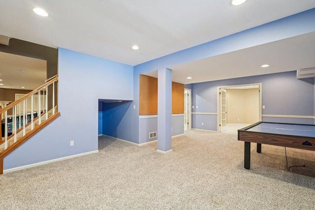 21065 Bradford LANE, Brookfield, WI 53045