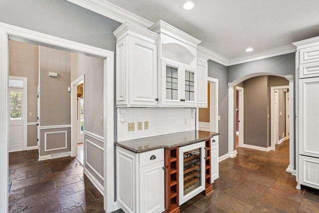 21065 Bradford LANE, Brookfield, WI 53045
