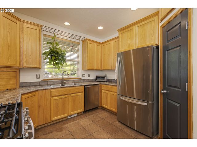 1450 Ne KERRY Ct, Mc Minnville, OR 97128