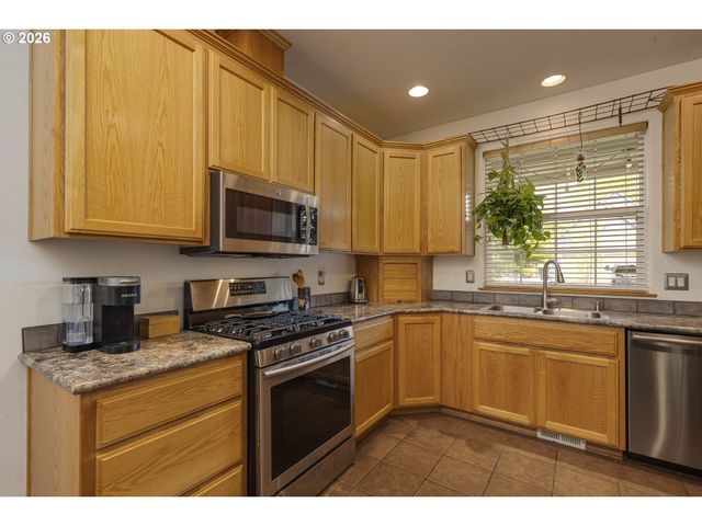 1450 Ne KERRY Ct, Mc Minnville, OR 97128