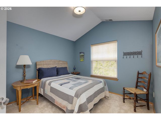 1450 Ne KERRY Ct, Mc Minnville, OR 97128