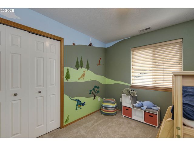 1450 Ne KERRY Ct, Mc Minnville, OR 97128