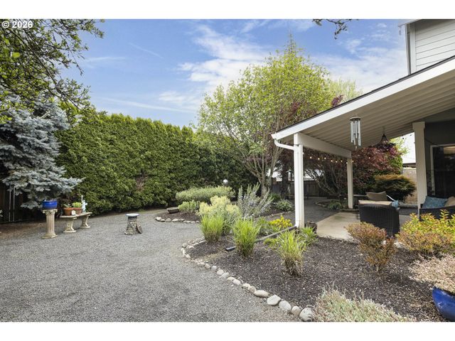 1450 Ne KERRY Ct, Mc Minnville, OR 97128