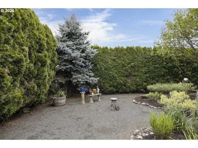 1450 Ne KERRY Ct, Mc Minnville, OR 97128