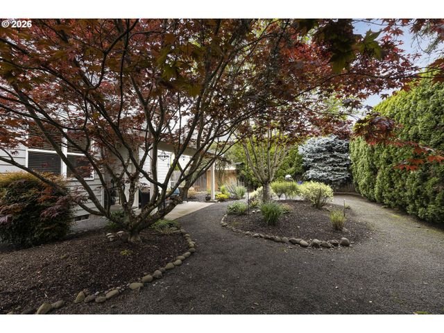 1450 Ne KERRY Ct, Mc Minnville, OR 97128