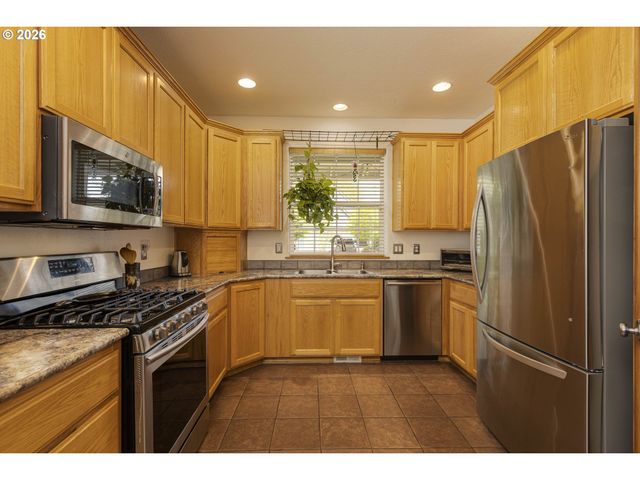 1450 Ne KERRY Ct, Mc Minnville, OR 97128