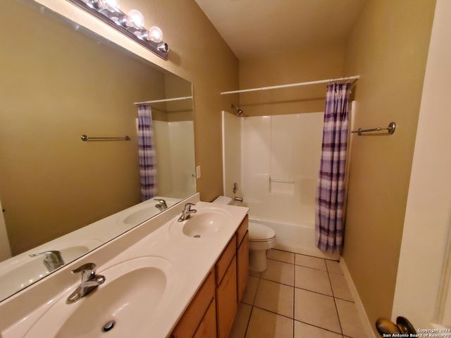 926 MISTY ACRES DR, New Braunfels, TX 78130