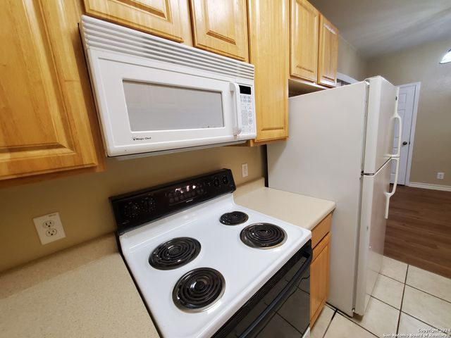 926 MISTY ACRES DR, New Braunfels, TX 78130