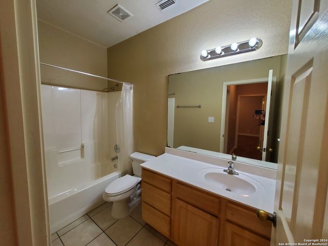 926 MISTY ACRES DR, New Braunfels, TX 78130