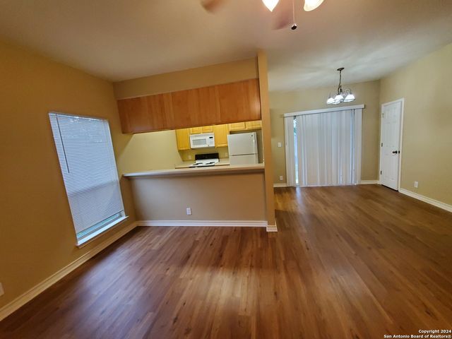 926 MISTY ACRES DR, New Braunfels, TX 78130