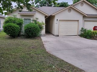 926 MISTY ACRES DR, New Braunfels, TX 78130
