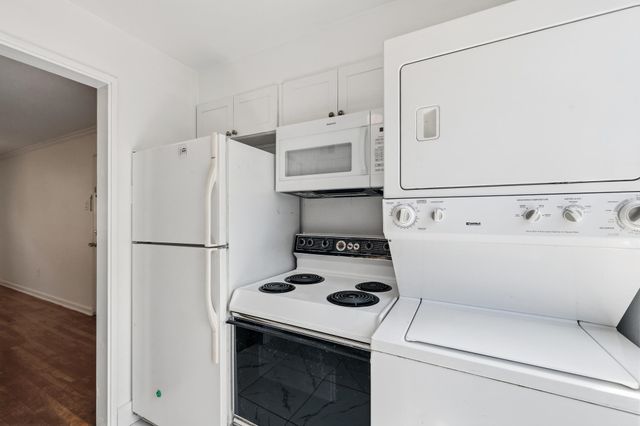 2997 Walnut Grove Rd Apt 3, Memphis, TN 38111