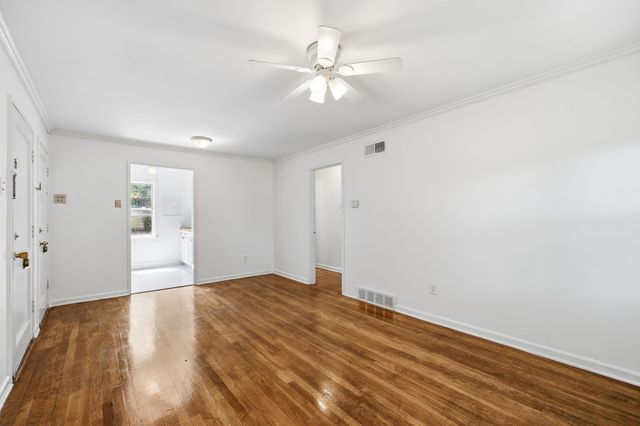 2997 Walnut Grove Rd Apt 3, Memphis, TN 38111