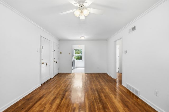 2997 Walnut Grove Rd Apt 3, Memphis, TN 38111