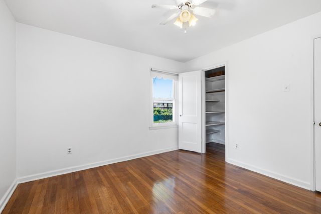 2997 Walnut Grove Rd Apt 3, Memphis, TN 38111