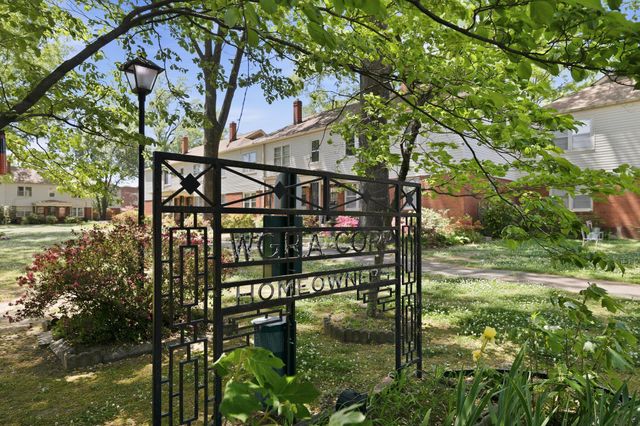 2997 Walnut Grove Rd Apt 3, Memphis, TN 38111