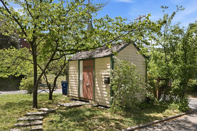 2997 Walnut Grove Rd Apt 3, Memphis, TN 38111