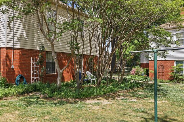 2997 Walnut Grove Rd Apt 3, Memphis, TN 38111