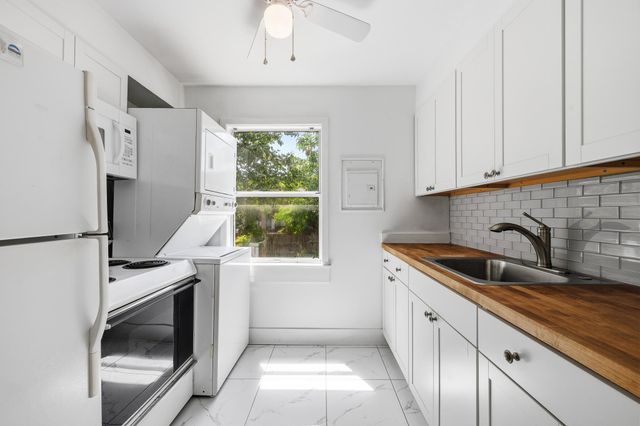 2997 Walnut Grove Rd Apt 3, Memphis, TN 38111