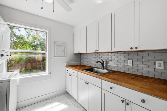 2997 Walnut Grove Rd Apt 3, Memphis, TN 38111