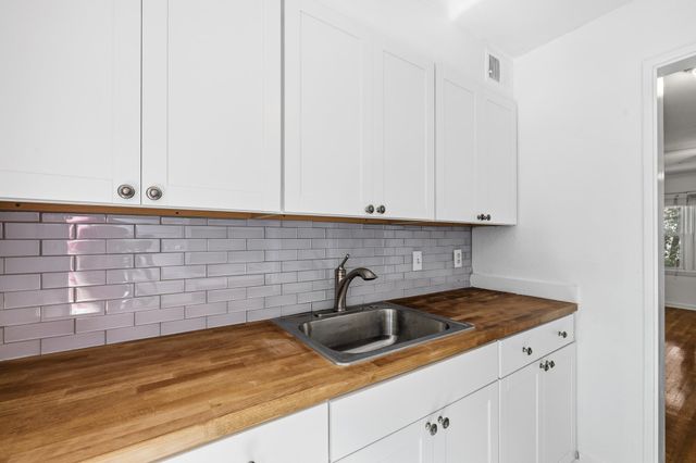 2997 Walnut Grove Rd Apt 3, Memphis, TN 38111