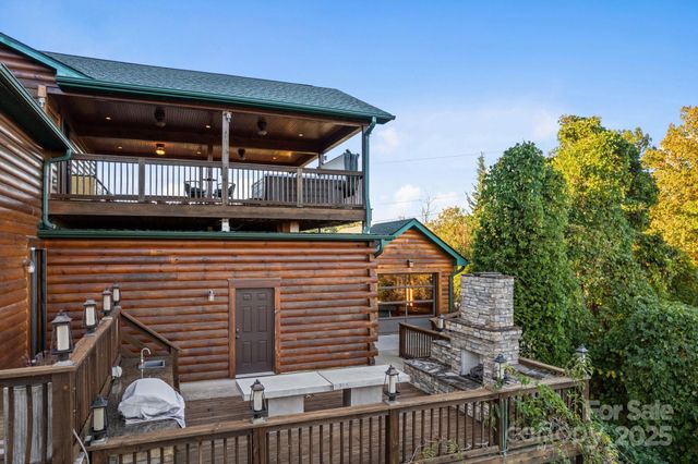 138 Silver Tree Lane, Lake Lure, NC 28746