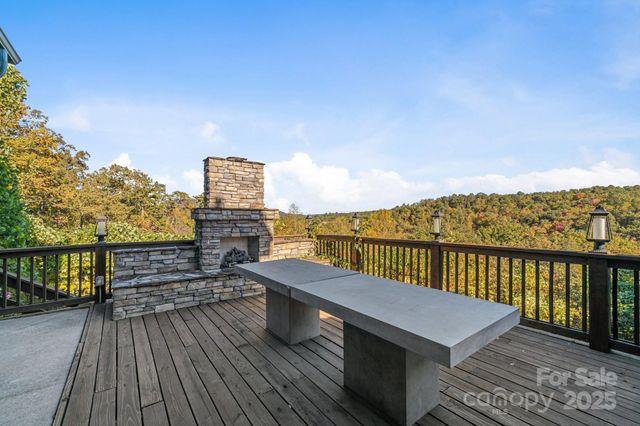 138 Silver Tree Lane, Lake Lure, NC 28746