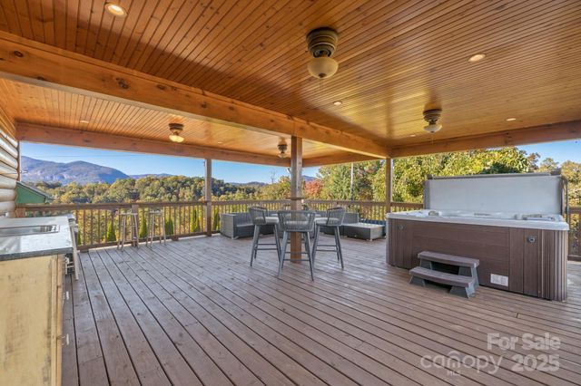 138 Silver Tree Lane, Lake Lure, NC 28746
