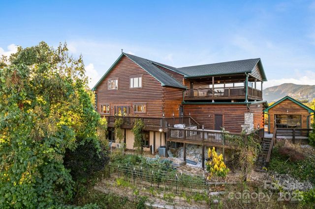 138 Silver Tree Lane, Lake Lure, NC 28746