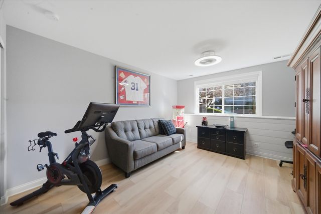 2448 Emily Lane, Elgin, IL 60124