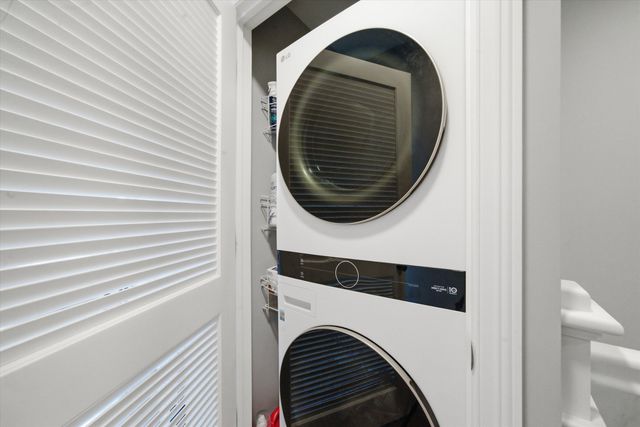 2448 Emily Lane, Elgin, IL 60124