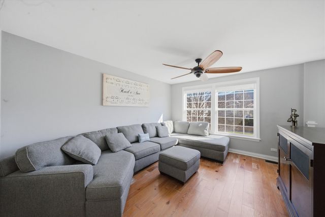 2448 Emily Lane, Elgin, IL 60124