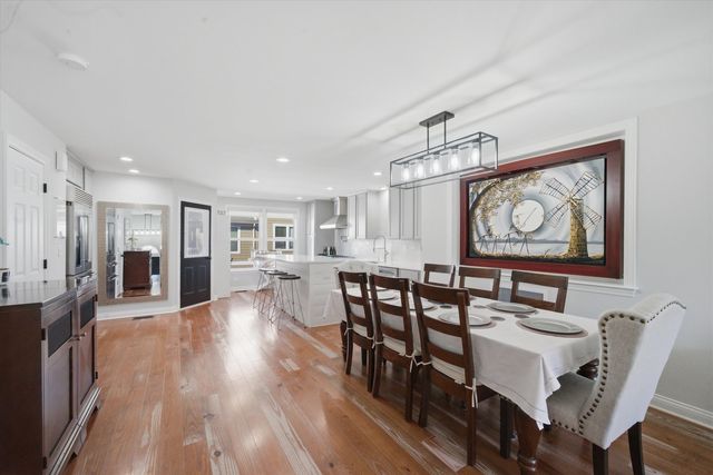 2448 Emily Lane, Elgin, IL 60124