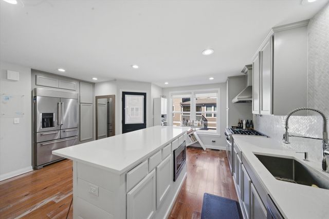 2448 Emily Lane, Elgin, IL 60124