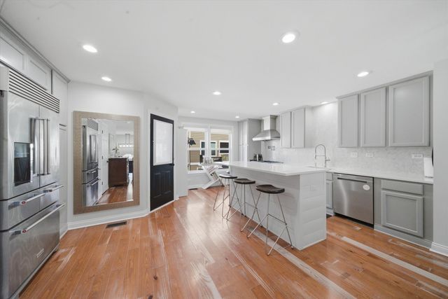 2448 Emily Lane, Elgin, IL 60124