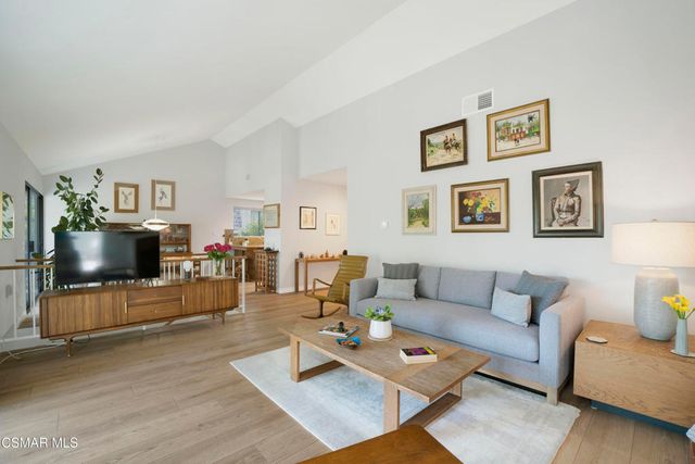 619 Calle Seguro, Oak Park, CA 91377