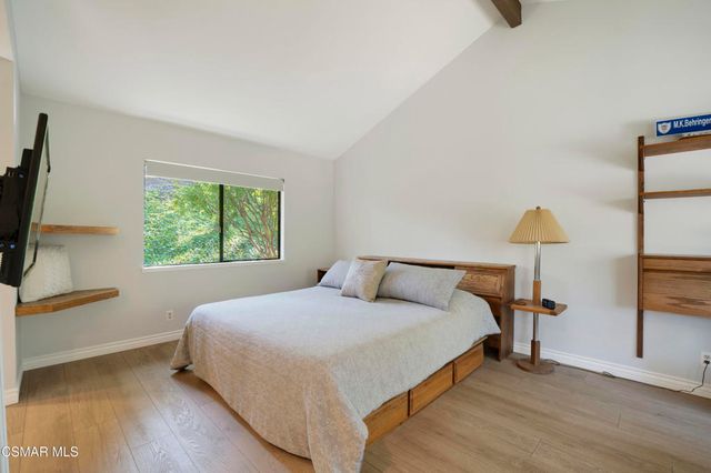 619 Calle Seguro, Oak Park, CA 91377