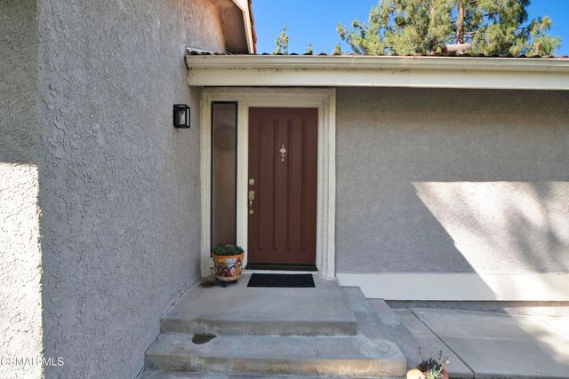 619 Calle Seguro, Oak Park, CA 91377