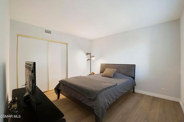 619 Calle Seguro, Oak Park, CA 91377