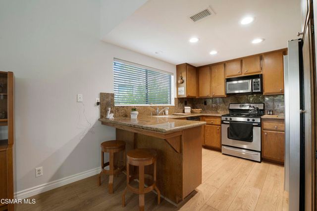 619 Calle Seguro, Oak Park, CA 91377