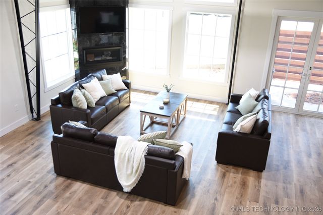 37094 S Cliff Crest Drive, Langley, OK 74350