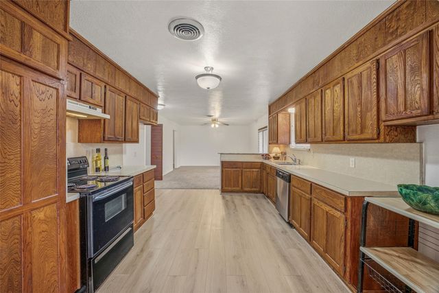 1206 Usher Street, Benbrook, TX 76126