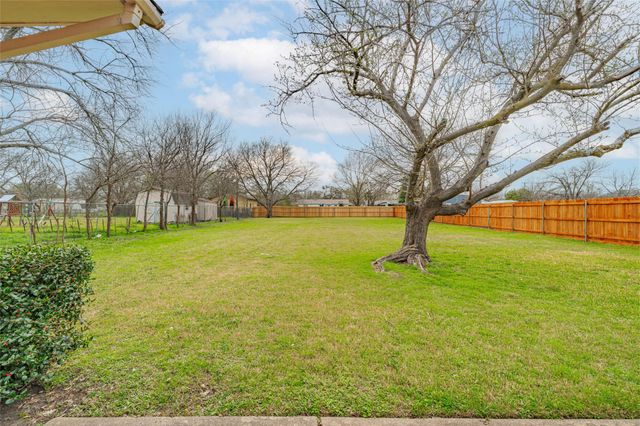 1206 Usher Street, Benbrook, TX 76126