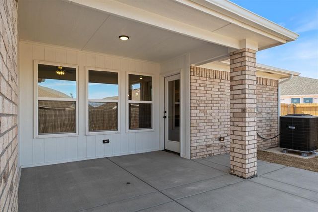 13305 SW 7th Lane, Yukon, OK 73099