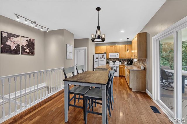 4804 W Rock Creek Road, High Ridge, MO 63049