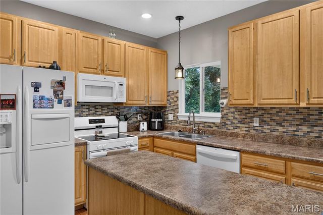4804 W Rock Creek Road, High Ridge, MO 63049