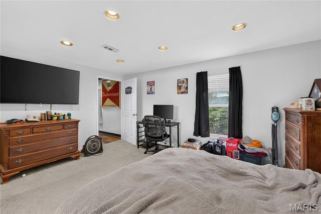 4804 W Rock Creek Road, High Ridge, MO 63049